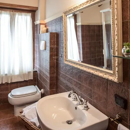 Missiano Sleeps 18 Pool Wifi Паникале