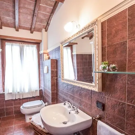 Missiano Sleeps 18 Pool Wifi * Паникале